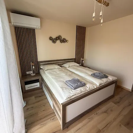 The Hive - Lake View Apartments Apartament